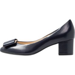 Högl Czółenka dark blue. Niebieskie buty ślubne damskie HÖGL, z materiału. Za 649,00 zł.