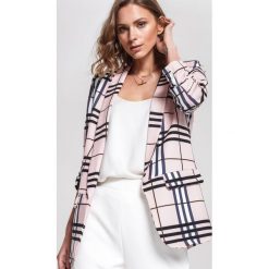 Jasnoróżowa Marynarka Swaying. Różowe marynarki damskie other, s, z aplikacjami. Za 129,99 zł.