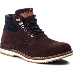 Trapery TOMMY HILFIGER - Outdoor Suede Boot FM0FM01748 Coffee Bean 212. Pomarańczowe bez kategorii TOMMY HILFIGER, z zamszu. Za 599,00 zł.