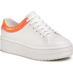Sneakersy MELISSA - Mellow II Ad 32873 White/Yellow 52010. Białe półbuty damskie Melissa, z tworzywa sztucznego. Za 369,00 zł.