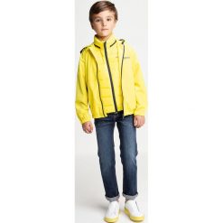 Boss - Bezrękawnik dziecięcy 116-152 cm. Czerwone kurtki chłopięce Boss, bez wzorów, z poliesteru, bez kaptura. W wyprzedaży za 269,90 zł.