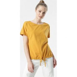 Camelowy T-shirt Malinore. Brązowe bluzki damskie Born2be, s, bez wzorów, z okrągłym kołnierzem. Za 54,99 zł.
