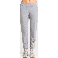 SPODNIE DRESOWE EA7 Emporio Armani. Szare spodnie damskie EA7 Emporio Armani, xs, z elastanu. Za 251,40 zł.