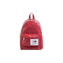Plecaki Tommy Jeans AU0AU00462 TJU LOGO TAPE. Czerwone plecaki męskie Tommy Jeans, bez wzorów, z jeansu. Za 211,05 zł.