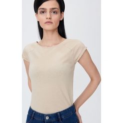 Gładka koszulka basic - Kremowy. Białe koszulki damskie Sinsay, s. Za 9,99 zł.