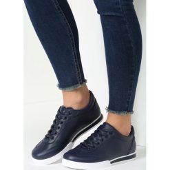 Granatowe Buty Sportowe Turning Away. Niebieskie buty sportowe damskie vices, bez wzorów, sportowe. Za 59,99 zł.
