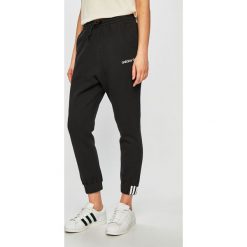 Adidas Originals - Spodnie. Czarne spodnie damskie adidas Originals, m, bez wzorów, z bawełny, casualowe. Za 279,90 zł.