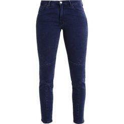 BOSS CASUAL ANAHEIM Jeans Skinny Fit medium blue. Niebieskie rurki damskie BOSS Casual, bez wzorów, z elastanu. W wyprzedaży za 384,45 zł.