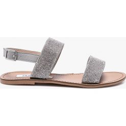 Steve Madden - Sandały. Szare klapki damskie Steve Madden, bez wzorów, ze skóry, bez obcasa, na płaskiej podeszwie. W wyprzedaży za 179,90 zł.