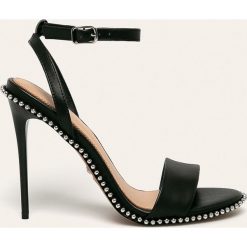 Marciano Guess - Sandały skórzane. Czarne sandały damskie MARCIANO GUESS, z aplikacjami, ze skóry, bez obcasa, na obcasie, na klamry. Za 749,90 zł.