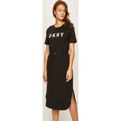 Dkny - Sukienka. Czarne sukienki damskie DKNY, na co dzień, s, z nadrukiem, z bawełny, casualowe, z okrągłym kołnierzem, z krótkim rękawem, krótkie, mini, rozkloszowane. Za 399,90 zł.