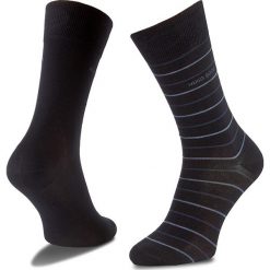 Zestaw 2 par wysokich skarpet męskich BOSS - Twopack Fine Stripe 50310460 401. Niebieskie skarpetki męskie Boss, bez wzorów, z elastanu. W wyprzedaży za 59,00 zł.