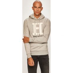 Tommy Hilfiger - Bluza. Szare bluzy męskie TOMMY HILFIGER, m, z aplikacjami, z bawełny, z kapturem, bez rękawów, z kapturem. W wyprzedaży za 439,90 zł.