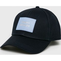Tommy Hilfiger - Czapka. Niebieskie czapki damskie TOMMY HILFIGER, bez wzorów, z bawełny. W wyprzedaży za 99,90 zł.