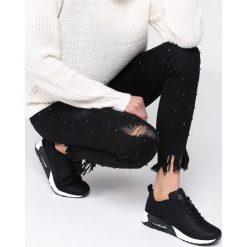 Czarno-Białe Buty Sportowe Citified. Białe buty sportowe damskie Born2be, z materiału. Za 99,99 zł.