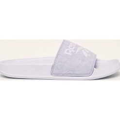 Reebok - Klapki. Fioletowe klapki damskie Reebok, bez wzorów, z materiału, bez obcasa, na obcasie. Za 89,90 zł.