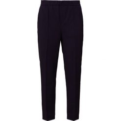 Filippa K FIONA PEG Spodnie materiałowe navy. Niebieskie spodnie damskie marki Filippa K, xl, z elastanu. Za 689,00 zł.