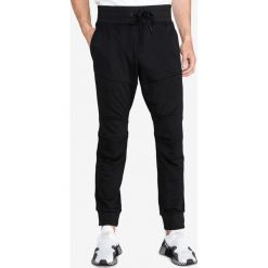G-Star RAW 5621 Spodnie dresowe Czarny. Czarne spodnie męskie G-Star RAW, xxl, bez wzorów, z bawełny, retro. Za 497,95 zł.