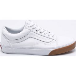 Vans - Tenisówki. Białe trampki męskie marki Vans, z gumy, na sznurówki. W wyprzedaży za 279,90 zł.