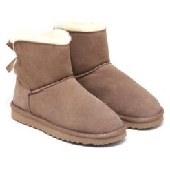 Skórzane botki w kolorze khaki. Brązowe buty zimowe damskie marki Carla Samuel. W wyprzedaży za 219,95 zł.