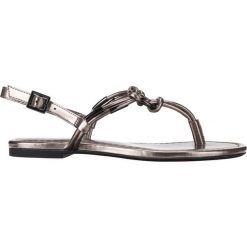 Armani Exchange Sandały Srebrny. Szare sandały damskie Armani Exchange, w paski, z materiału, bez obcasa, z paskami. Za 688,95 zł.