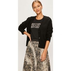 Guess Jeans - Sweter. Czarne swetry damskie Guess Jeans, s, z aplikacjami, z wełny, z krótkim rękawem, krótkie, bez kaptura. W wyprzedaży za 269,90 zł.