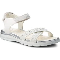 Sandały GEOX - J Sand.Sukie G.C J720VC 011BC C1000 D White. Białe sandały dziewczęce Geox, ze skóry ekologicznej, bez zapięcia. W wyprzedaży za 189,00 zł.