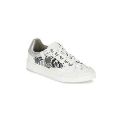 Buty Mam'Zelle BOUTI. Białe trampki i tenisówki damskie Mam'Zelle, bez wzorów, bez zapięcia. Za 307,30 zł.