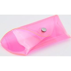 Neonowe etui na okulary - Różowy. Różowe etui damskie Sinsay. W wyprzedaży za 5,99 zł.