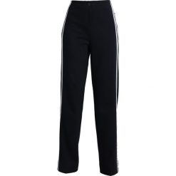 Spodnie dresowe damskie: Opus MADALGIS STRIPE Spodnie treningowe dark night