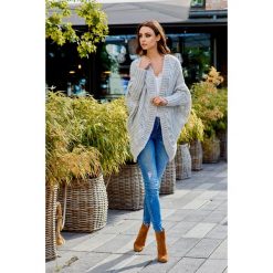 Stylowy kardigan oversize jasnoszary. Szare swetry damskie Lemoniade, uniwersalny, bez wzorów. Za 149,90 zł.