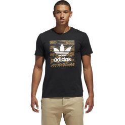 MĘSKA KOSZULKA ADIDAS CAMOUFLAGE BB (M). Koszulki męskie Adidas, m, bez wzorów, z bawełny, klasyczne, z klasycznym kołnierzykiem, z krótkim rękawem, krótkie. W wyprzedaży za 109,99 zł.