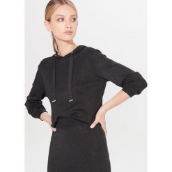 Połyskująca bluza z kapturem - Czarny. Czarne bluzy damskie Mohito, s, bez wzorów, bez rękawów, z kapturem. Za 119,99 zł.