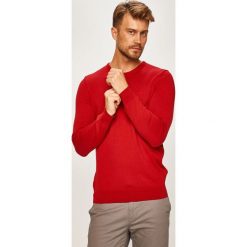 Mustang - Sweter. Czerwone swetry męskie Mustang, s, bez wzorów, z bawełny, z okrągłym kołnierzem, bez kaptura. Za 149,90 zł.