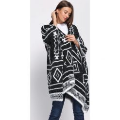 Czarne Ponczo Endure. Czarne poncza Born2be, na jesień, uniwersalny. Za 49,99 zł.