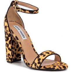 Sandały STEVE MADDEN - Carrson (Leopard) SM11000584-03004-969 Leopard. Pomarańczowe klapki damskie Steve Madden, bez wzorów, ze skóry ekologicznej, bez obcasa, na obcasie. Za 429,00 zł.