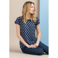 Bluzka w groszki. Bluzki damskie Monnari, w grochy, z wiskozy, bez kołnierzyka, bez rękawów. Za 49,95 zł.