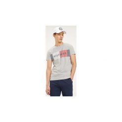 T-shirty z krótkim rękawem Tommy Hilfiger MW0MW10829 CORP MERGE. Szare t-shirty męskie TOMMY HILFIGER, s, bez wzorów, bez kołnierzyka, krótkie. Za 144,86 zł.