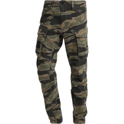 GStar ROVIC 3D STRAIGHT TAPERED Bojówki olive. Zielone bojówki męskie G-Star, z bawełny. Za 649,00 zł.