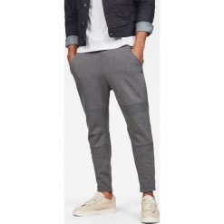 G-Star Raw - Spodnie. Szare spodnie męskie G-Star RAW, xl, bez wzorów, z elastanu, retro. W wyprzedaży za 339,90 zł.