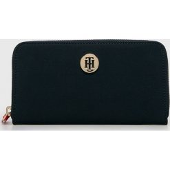 Tommy Hilfiger - Portfel. Czarne portfele damskie TOMMY HILFIGER, bez wzorów, z poliesteru. Za 219,90 zł.