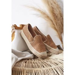 Camelowe Espadryle Abstain. Brązowe espadryle damskie Renee, bez wzorów, bez obcasa. Za 89,99 zł.