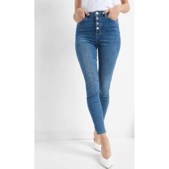 Jeansy skinny z wysokim stanem. Niebieskie boyfriendy damskie Orsay, z bawełny, z podwyższonym stanem. Za 119,99 zł.