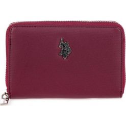 U.S. POLO ASSN. portfel damski Portsmouth Medium, bordowy. Czerwone portfele damskie U.S. Polo Assn., bez wzorów. Za 189,00 zł.
