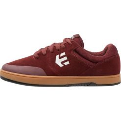 Etnies MARANA Obuwie deskorolkowe burgundy/tan/white. Czerwone trampki męskie marki Etnies, bez wzorów, ze skóry, bez zapięcia. Za 379,00 zł.