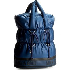 Torebka MOON BOOT - MB Apollo Shopping Bag 44000100002 Blu. Niebieskie torebki klasyczne damskie marki Moon Boot, bez wzorów, ze skóry ekologicznej, klasyczne, bez dodatków. W wyprzedaży za 399,00 zł.