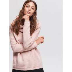 Sweter z obszernym golfem - Różowy. Czerwone golfy damskie Reserved, l. Za 99,99 zł.