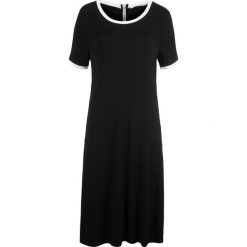 Sukienka shirtowa z rękawami 1/2 z kolekcji Maite Kelly bonprix czarno-biały. Sukienki damskie bonprix. Za 89,99 zł.