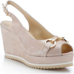Buty damskie. Różowe koturny damskie Wittchen, bez obcasa, na koturnie, ze sprzączką. W wyprzedaży za 299,90 zł.