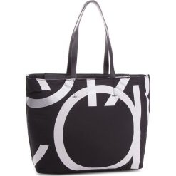 Torebka CALVIN KLEIN - Loud Shopper K60K604464 001. Czarne shopper bag damskie Calvin Klein, z materiału, bez dodatków. Za 549,00 zł.